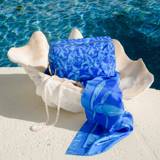 Parrots of Paradise Travel Bag - Blue